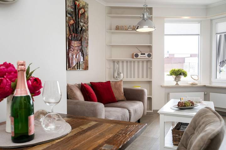 Ganze Wohnung, Modernes 2-Zimmer App. mit Balkon, Pkw-Stellplatz, Wlan. Haustiere erlaubt. in Westerland, Sylt (Gemeinde)
