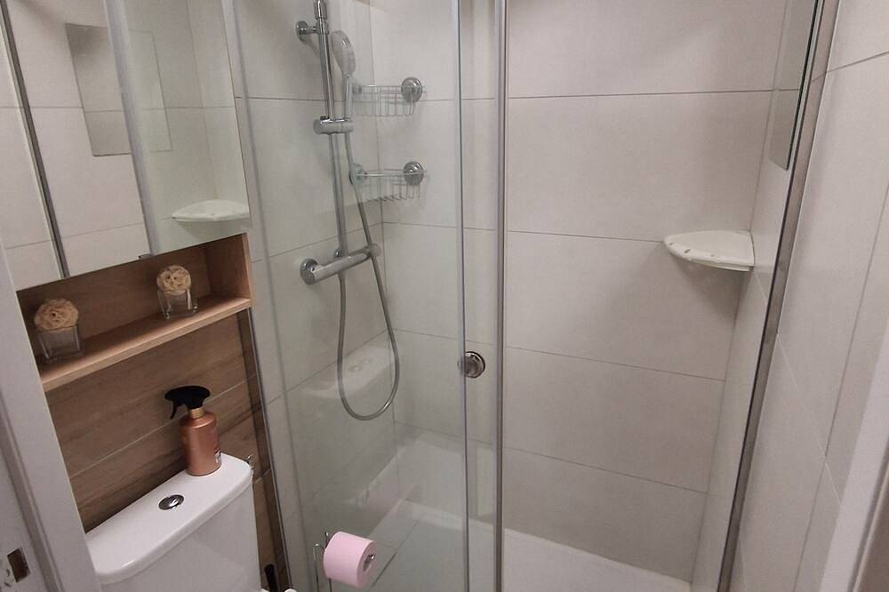 Entire apartment, Appartement Lumineux Pour 2 Personnes - Centre Historique in Aix-en-Provence, Aix-en-Provence region