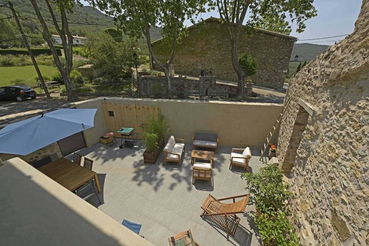 Gîte pour 6 personnes, avec terrasse à Quintillan - 2