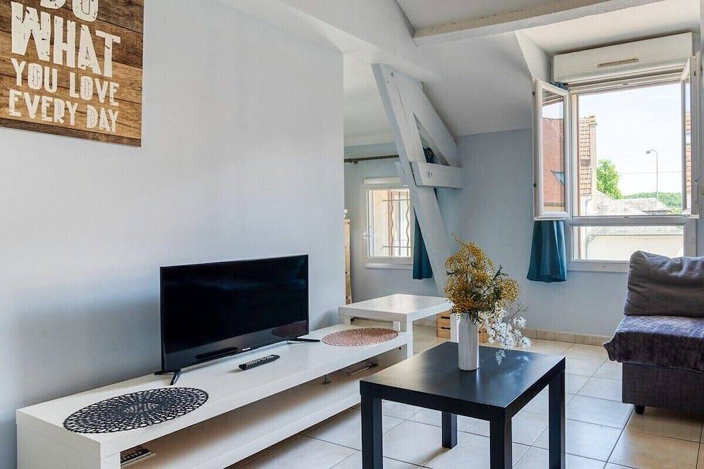 Appartement entier, Appartement studio en duplex - Etampes in Étampes, Essonne