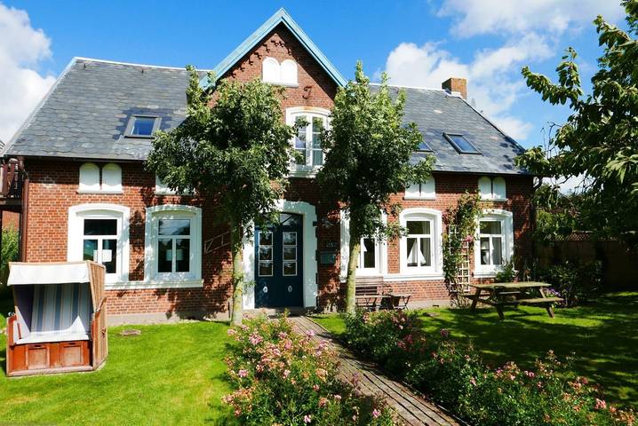 Ferienwohnung für 4 Personen, mit Balkon und Garten in Oldsum