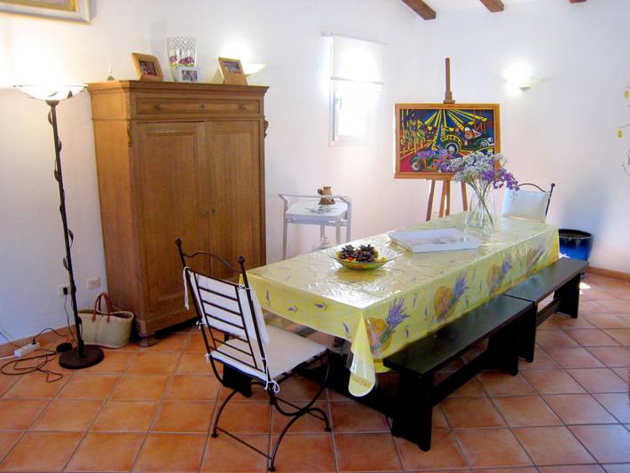 Location de vacances pour 8 personnes, avec jardin et piscine à Bagnols-en-Forêt