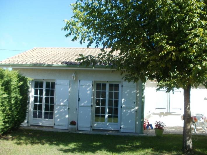 Location de vacances pour 4 personnes, avec jardin à Saint-Germain-d'Esteuil - 2