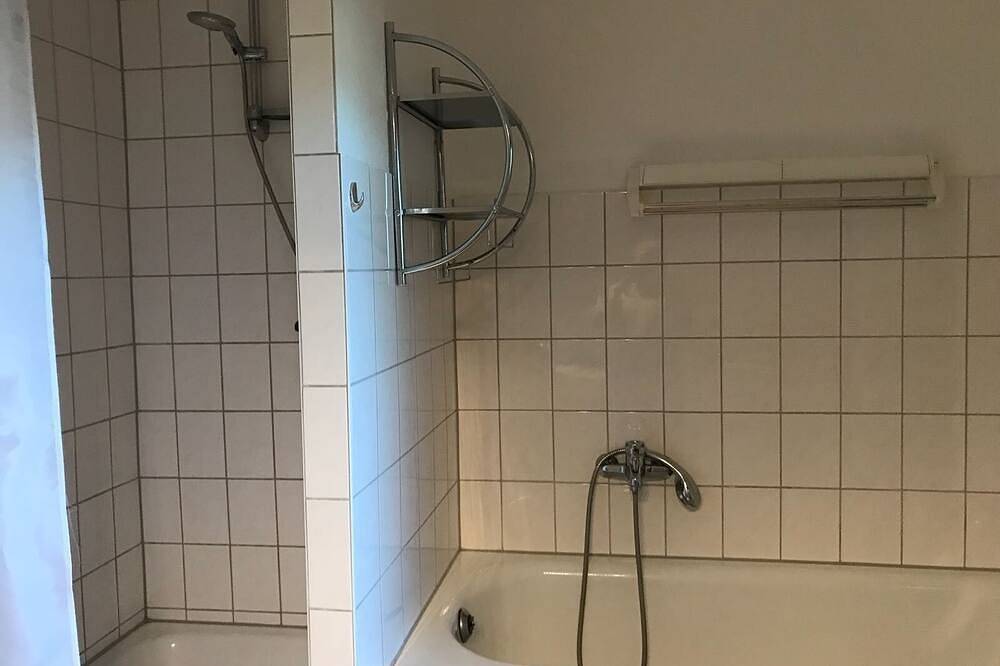 Ganze Wohnung, Ferienwohnung/App. für 4 Gäste mit 43m² in Laage in Laage, Mecklenburgische Seenplatte