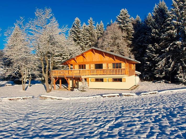 Gîte pour 10 personnes, avec Terrasse dans La Féclaz