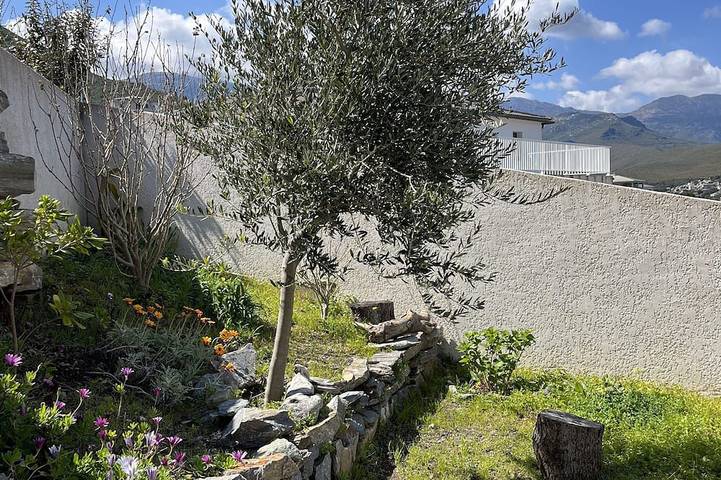 Appartamento intero, Apartment 500m from the beach. Exceptional view in Sisco, Capo Corso