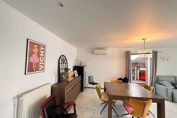 Gîte pour 8 personnes, avec jardin à Abrest