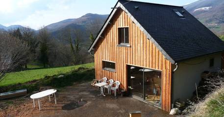 Gîte pour 5 personnes, avec jardin à Soulan