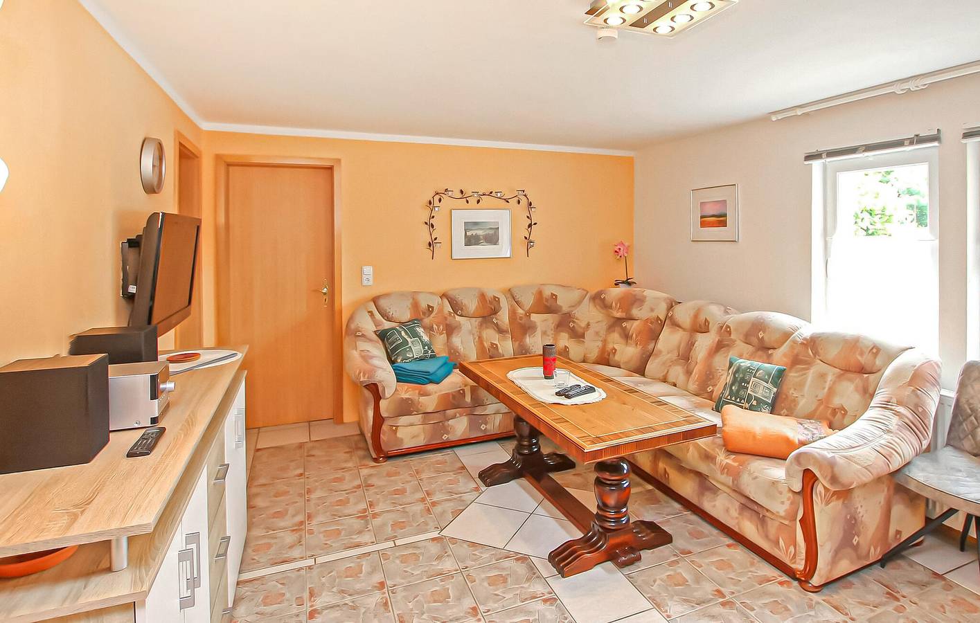 Ganze Ferienwohnung, Rückzugsort am Strand mit Garten, Terrasse und Parkplatz in Walow, Mecklenburgische Seenplatte