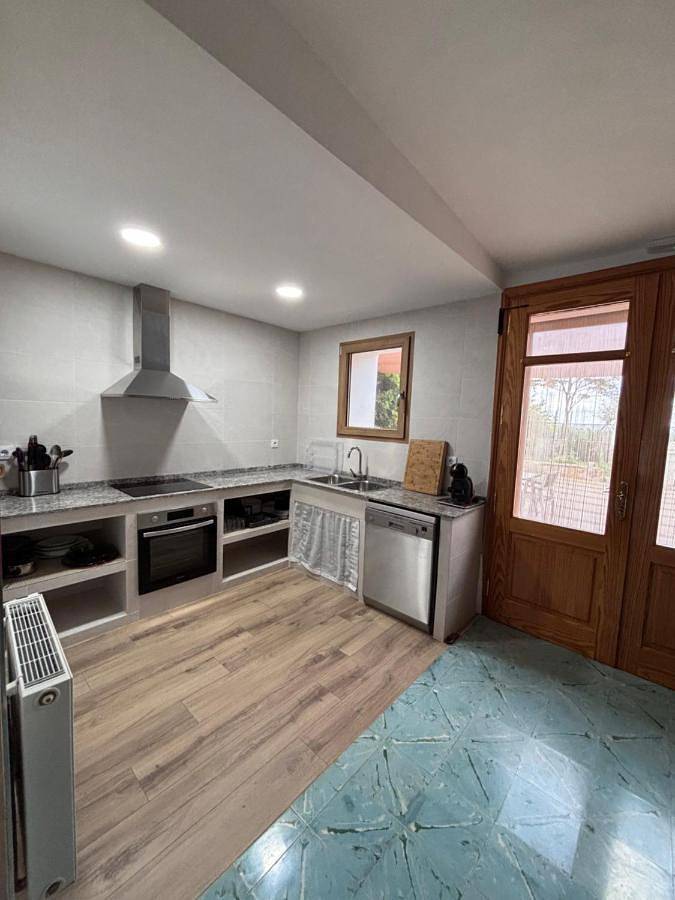 Casa de vacaciones para 14 personas, con jardín además de piscina y vistas, Se admiten mascotas en Provincia de Valencia - 3