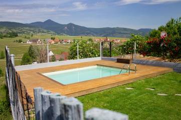 Gîte pour 6 personnes, avec vue ainsi que piscine et jardin à Zellenberg