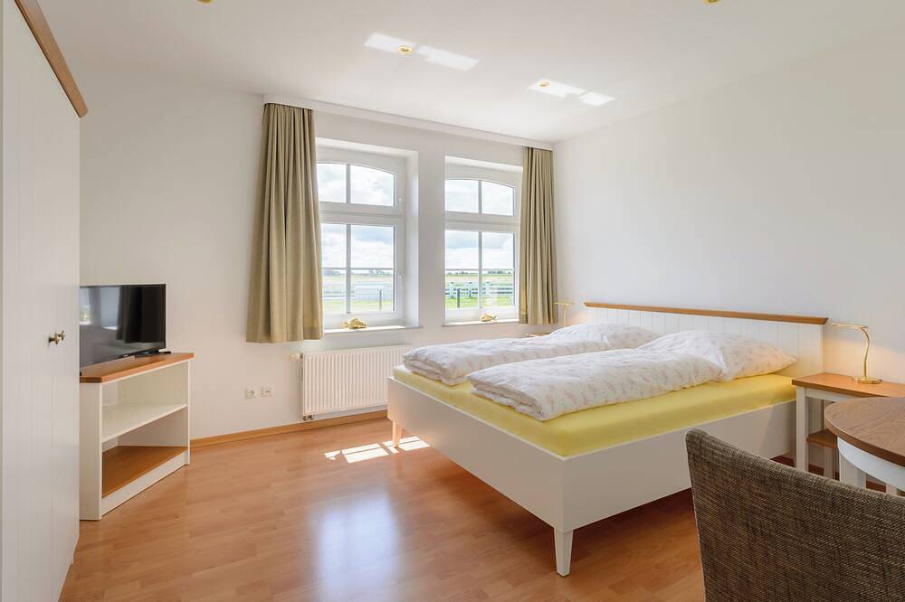 Landhaus Wittmaack Dircks Erholung an der Nordsee Erdgeschosswohnung \"Anker\" in Norderfriedrichskoog, Eiderstedt