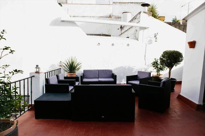 Casa para 16 personas, con piscina además de balcón y jacuzzi en Sevilla