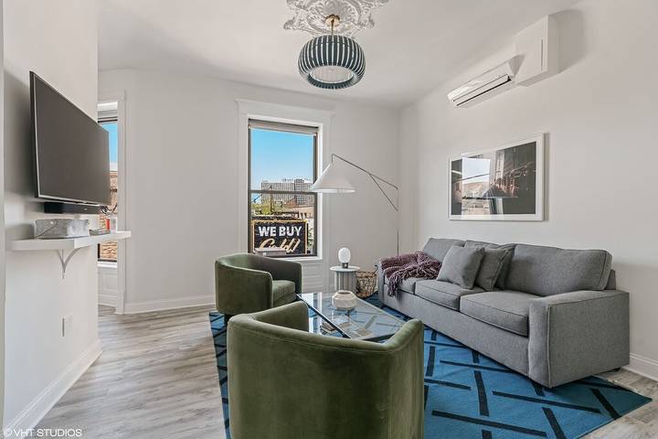 Hotel for 6 people in Lincoln Park