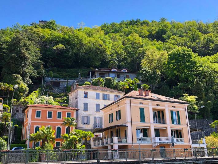Ferienwohnung für 4 Personen, mit Terrasse und Seeblick in Maccagno con Pino e Veddasca