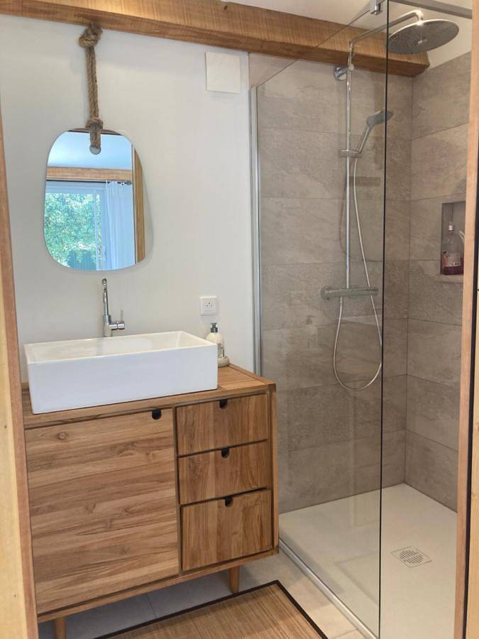Double Room with Private Bathroom in Trans-en-Provence, Région de Draguignan