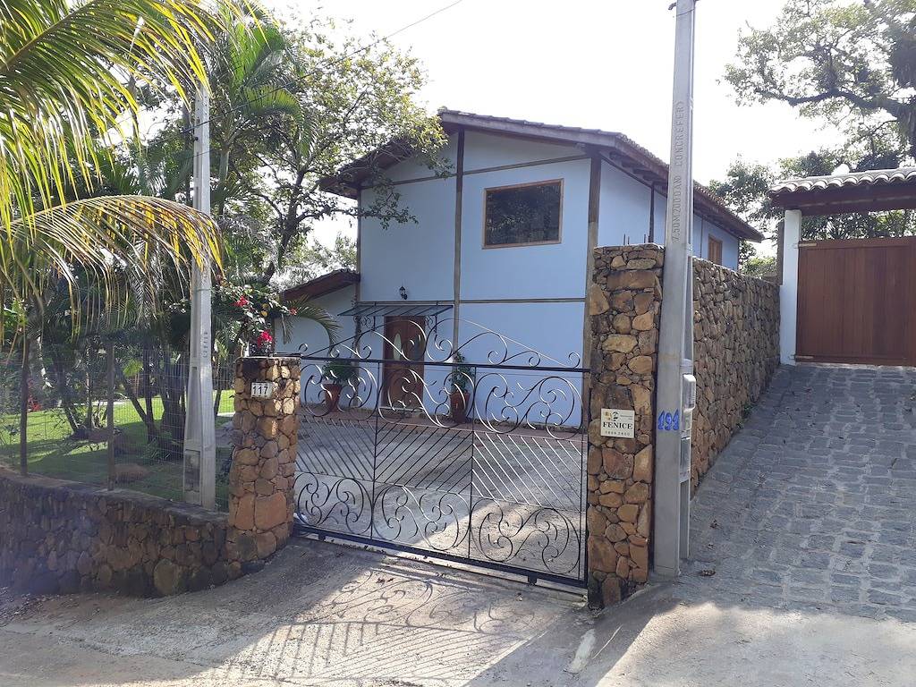 Schönes Haus in Piúva für bis zu 10 Personen 600 Meter vom Strand Ilha das Cabras entfernt. in Cambaquara, Ilhabela
