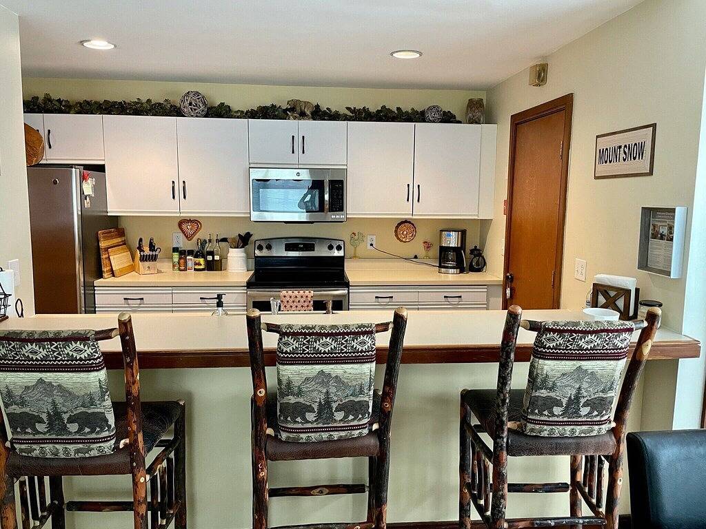 Ganze Wohnung, Ski in Ski out Condo at Seasons on Mount Snow Hosted by Dean and Tina in Dover (VT), Mount Snow