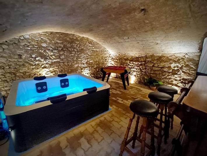 Holiday home for 10 people, with hot tub and terrace as well as garden, child-friendly - 1