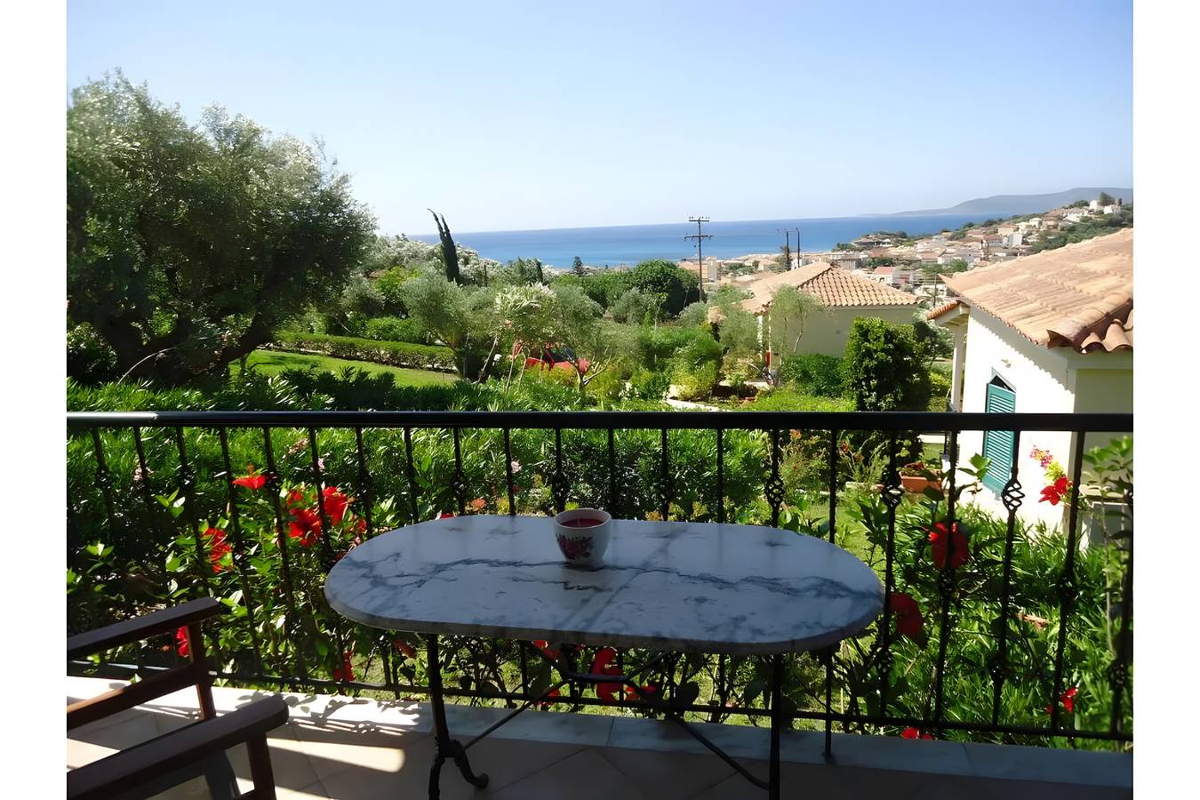 Country House 'No 1 Holiday Home For 4 Adults' with Sea View, Wi-Fi and Air Conditioning in Finikounda, Messenien