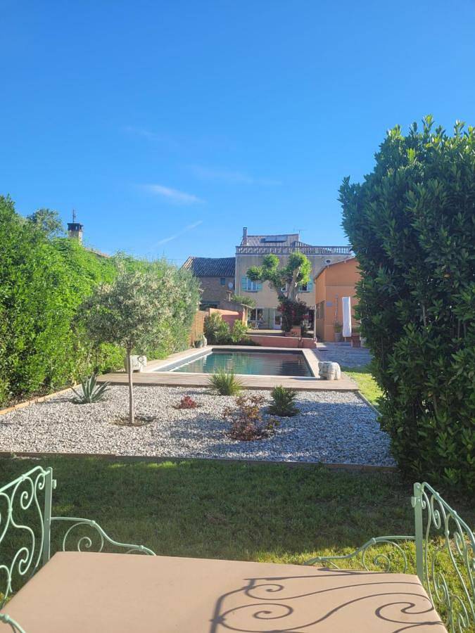 Location de vacances pour 5 personnes, avec piscine et jardin à Sainte-Cécile-les-Vignes - 4