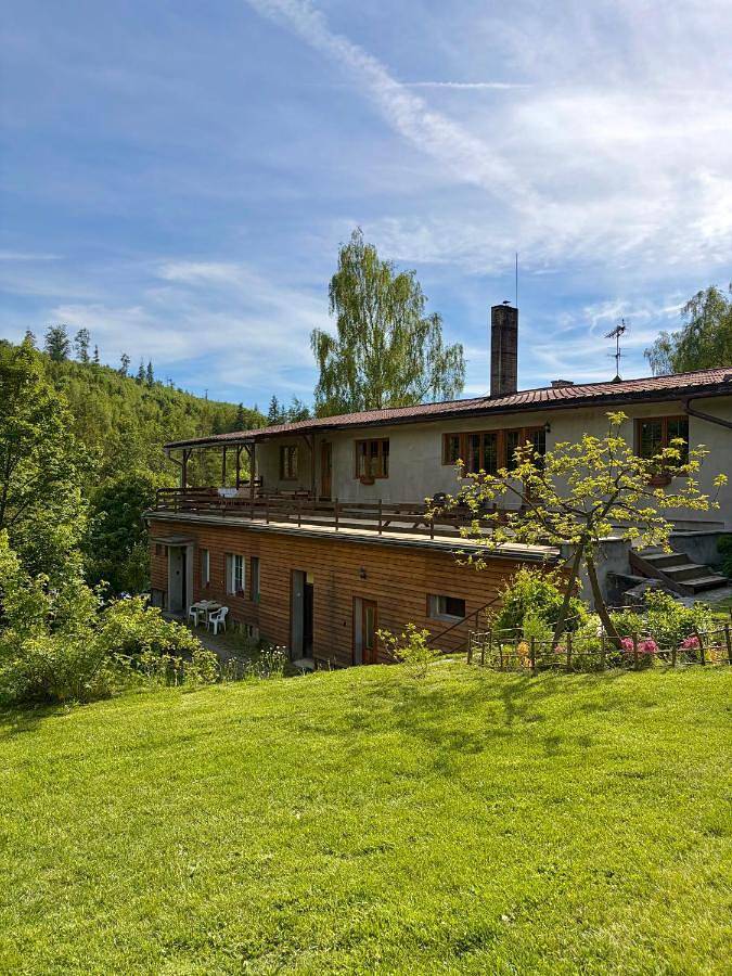 Domek letniskowy dla 11 osób, z Balkon i Taras oraz Ogród i Widok na jezioro w Morawy