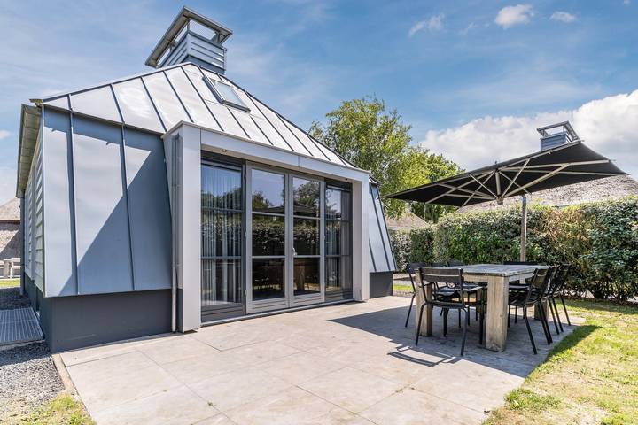 Vakantiehuis voor 8 personen, met terras en balkon/terras in Camperduin