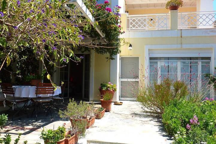 Ferienhaus für 9 Personen, mit Balkon und Garten