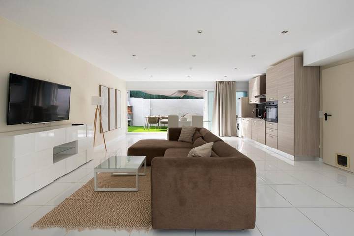 Apartamento de vacaciones para 4 personas, con terraza y jardín - 1