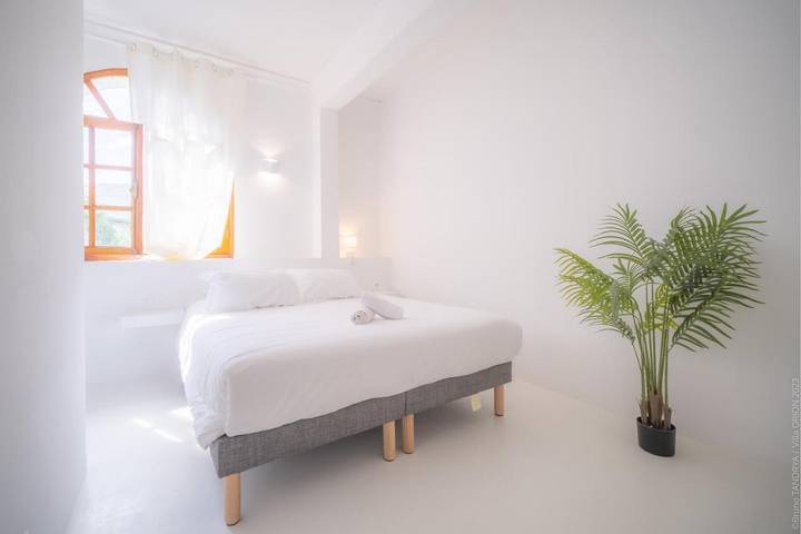 Location de vacances pour 12 personnes, avec jardin ainsi que piscine et vue dans Plage de Trou d'eau - 2