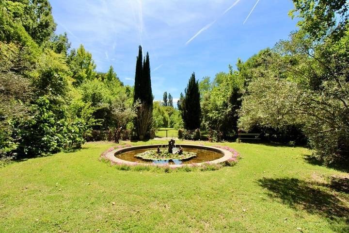 Location de vacances pour 12 personnes, avec piscine ainsi que jardin et terrasse à Puyvert - 2