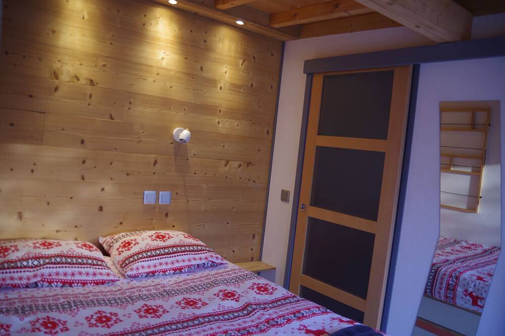 La Cabane Du Jardin - Gite Independant Pour 2 à 4 personnes in Saint-Alban-Leysse, Région de Chambéry