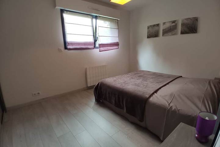 Gîte pour 5 personnes, avec piscine à Le Tour-du-Parc - 2