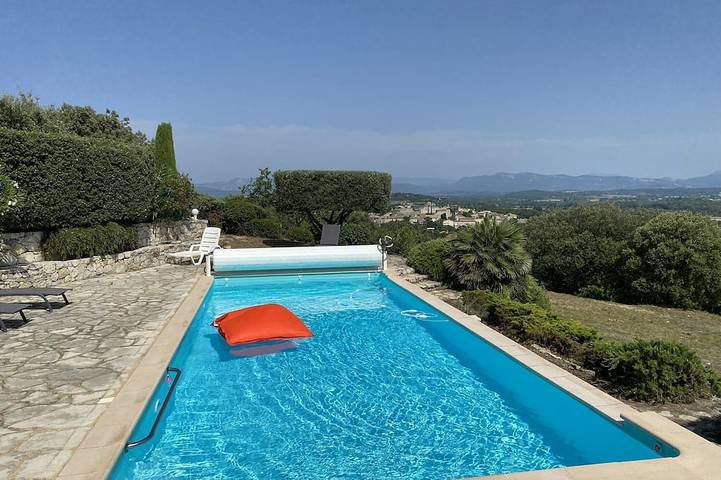 Location de vacances pour 8 personnes, avec jardin et terrasse, animaux acceptés à Saint-Marcel-lès-Sauzet