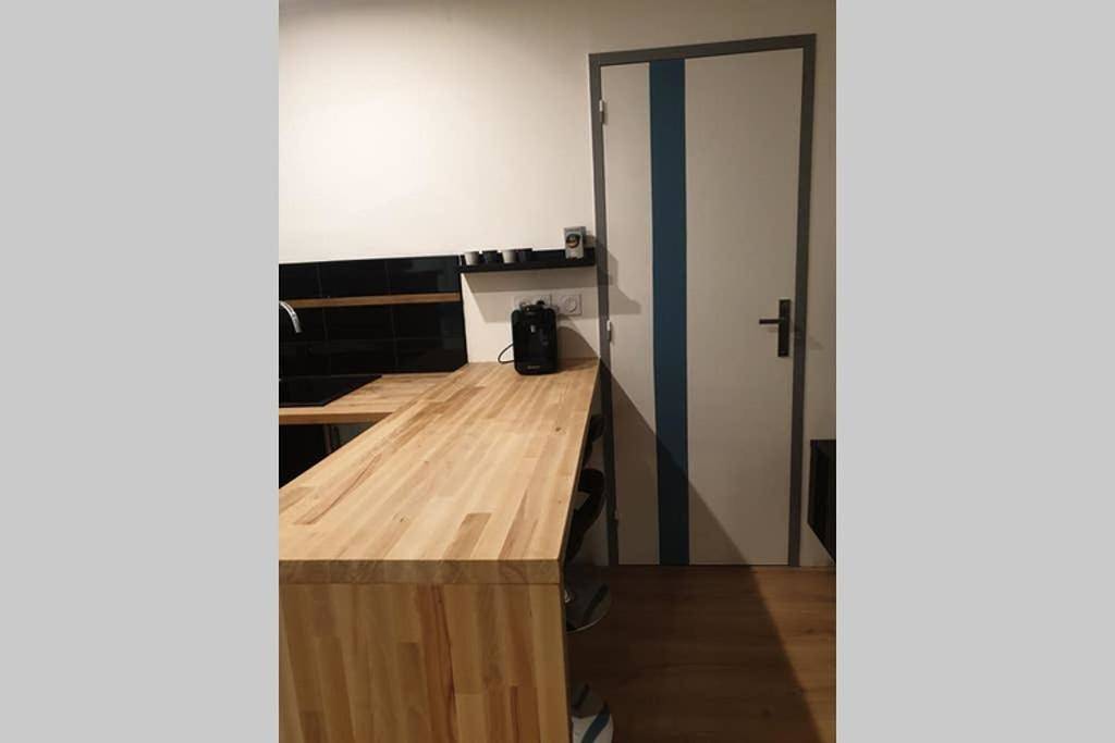 Appartement entier, Studio Apartment in Bouzigues, Côte méditerranéenne (France)