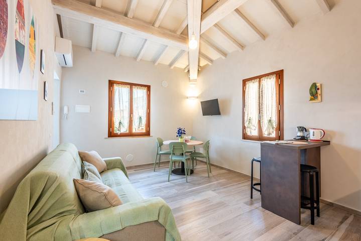 Hel lägenhet, Il Cappero Apartment in the Center of Buonconvento in Buonconvento, Siena provins