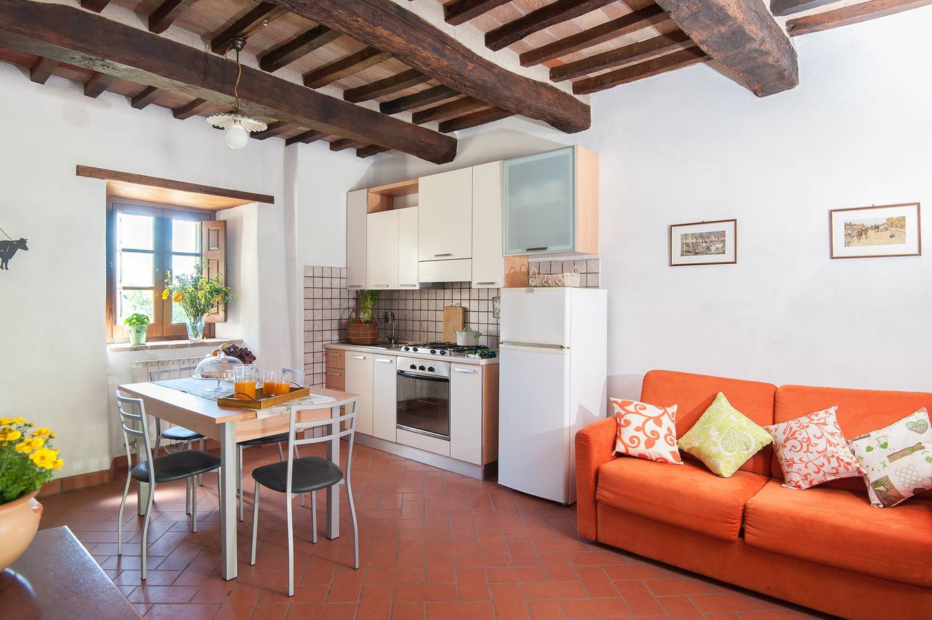 Bauernhof "Pilari Appartamento Stalla" mit Gemeinschaftspool, Privater Terrasse und Wlan in Arezzo Provinz