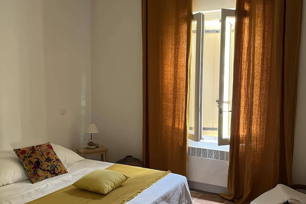 Location Maison Haute Provence avec vueexceptionnelle in Saint-Jurs, Alpes-de-Haute-Provence