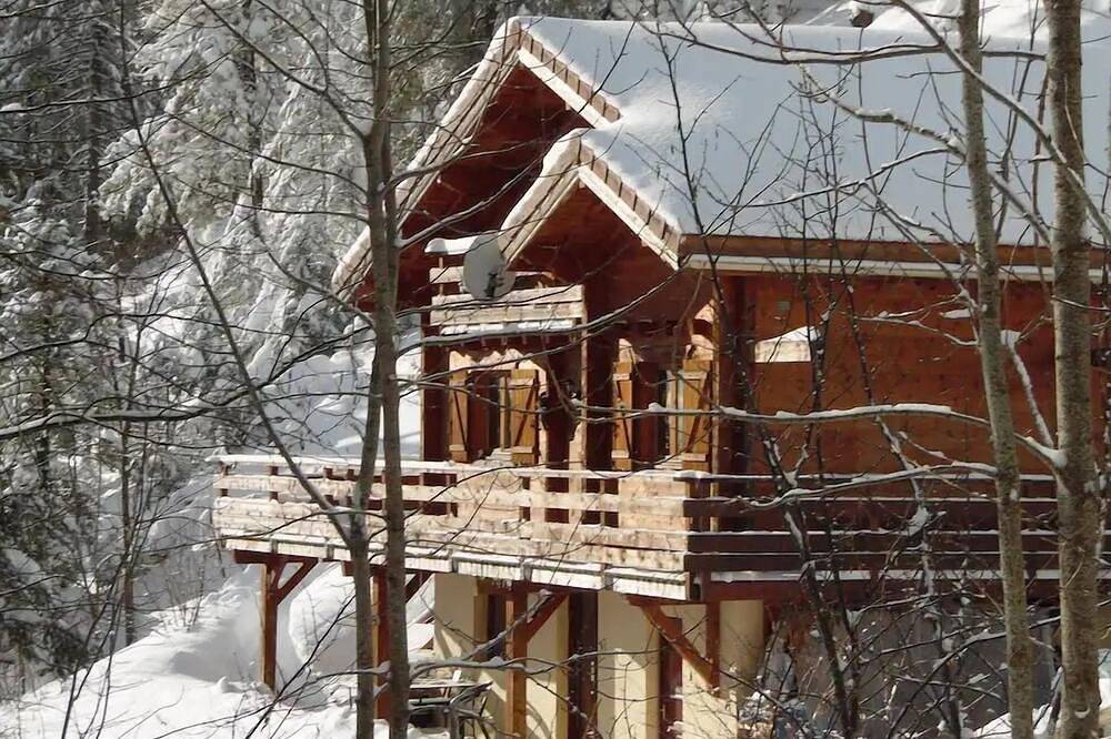 Ganze Wohnung, Apartment in Chalet Col de la Faucille in Mijoux, Regionaler Naturpark Hochjura