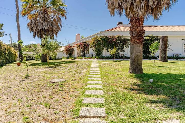 Villa para 4 pessoas, com jardim e sauna em Aroeira