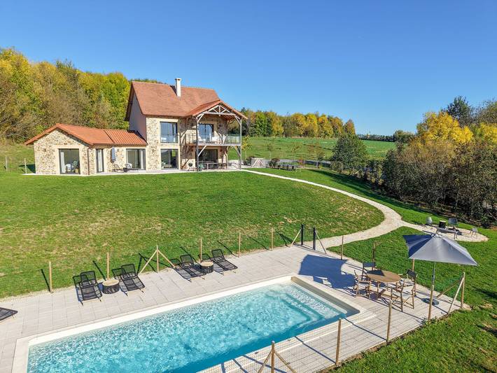 Gîte pour 8 personnes, avec piscine, animaux acceptés