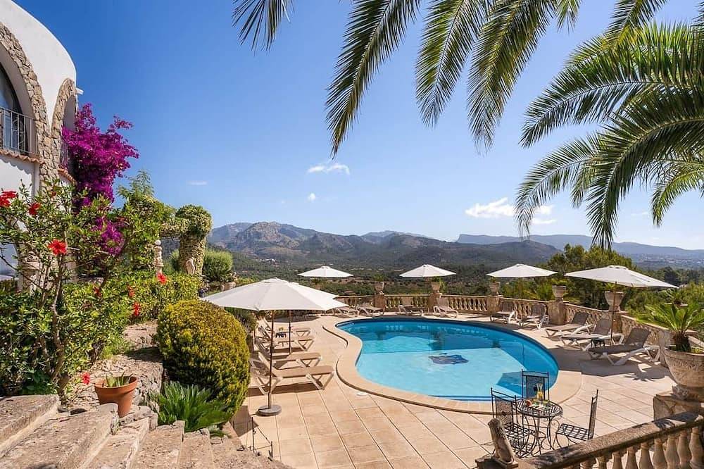 Villacolina a Paradise Villa – Pool, Tennis & Breathtaking Views in Ses Rotgetes de Canet, Esporles