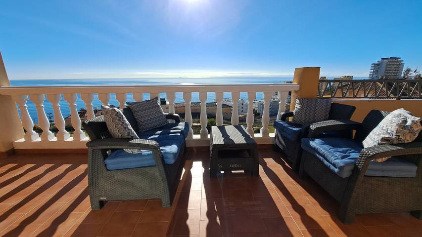 Vacation rental for 4 people, with terrace and pool as well as yard in Fuengirola