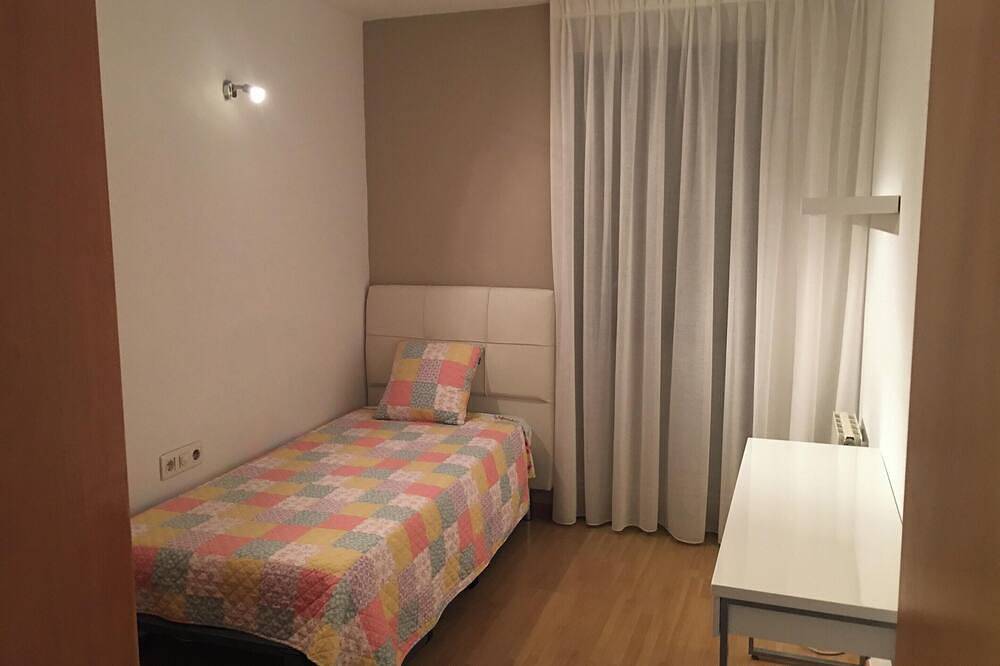 Apartamento entero, Homerez - Apartamento en Terrassa, piscina in Tarrasa, Interior de Barcelona