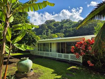 Gîte pour 5 personnes, avec terrasse ainsi que piscine et jardin dans Mataiea