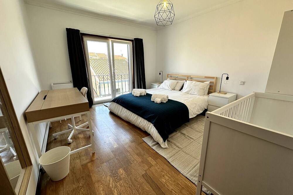 Lovely 4-bedroom Family Beach House, 2-Min Walk to Sand in Vila do Conde, Porto Distrikt