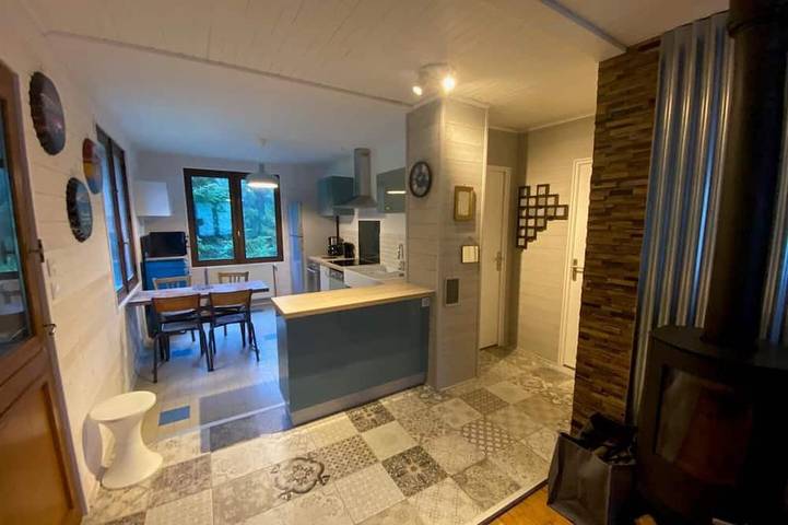 Gîte pour 4 personnes, avec terrasse et jardin dans Plan D Eau Des Hurtieres