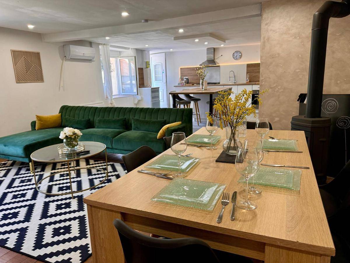 Appartement entier, Appartement moderne in Bussières-lès-Belmont, Champsevraine