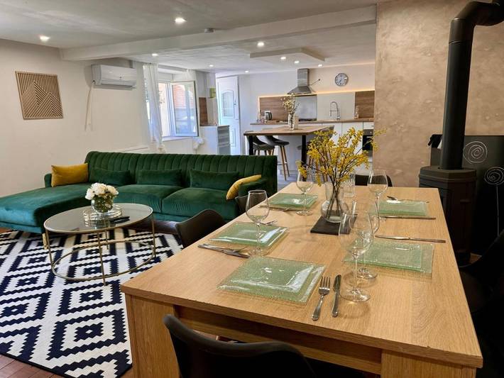 Gîte pour 12 personnes, avec jardin et vue dans Champsevraine - 2