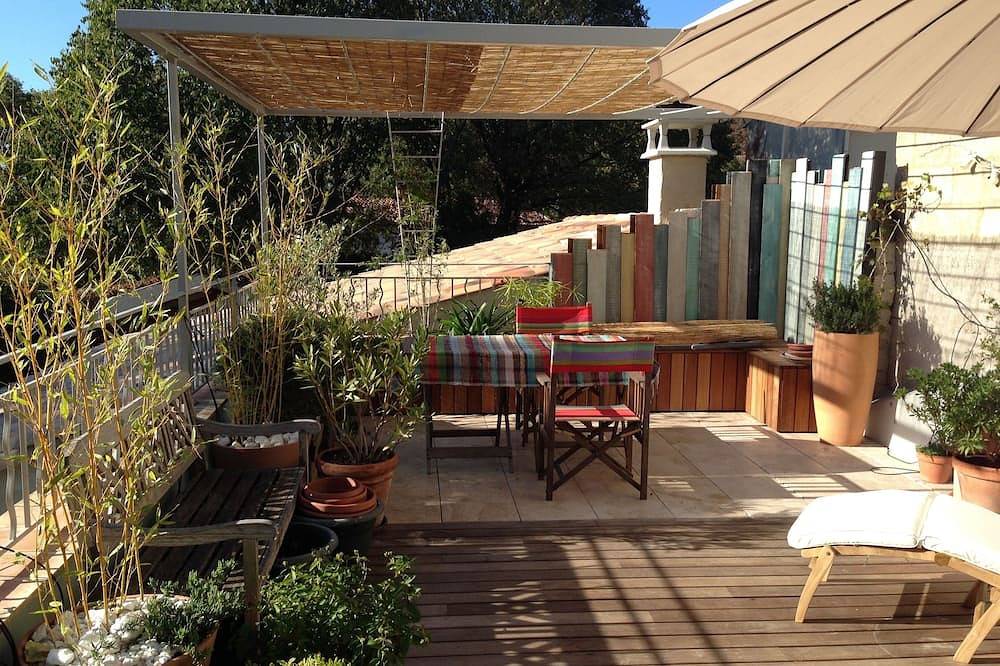 Appartement entier, Exceptional apartment with large terrace in sought-after conservation area in Uzès, Région de Nîmes